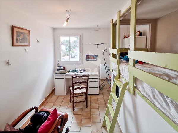 Grande Maison Rognac 6 pièce(s) avec piscine