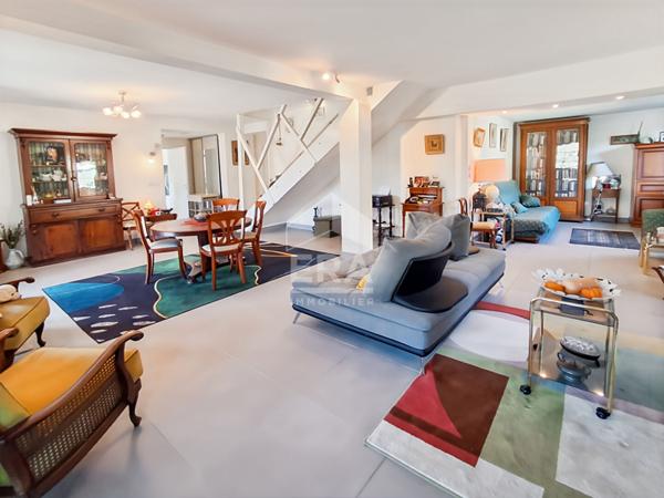 Grande Maison Rognac 6 pièce(s) avec piscine