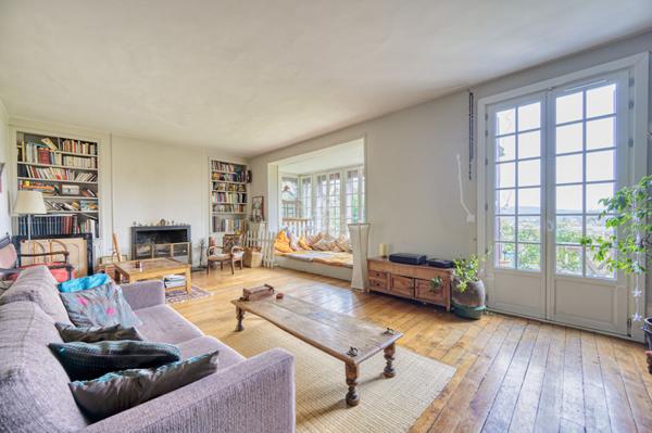 SÈVRES RIVE DROITE - MAISON AVEC JARDIN €1 630 000 ** - Référence 551-S