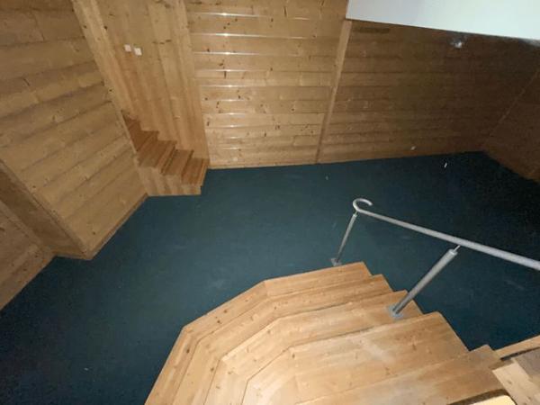 Local commercial 4 pièces T4 F4 400 m² à Gap 39 RUE SAINT AREY 05000 à louer