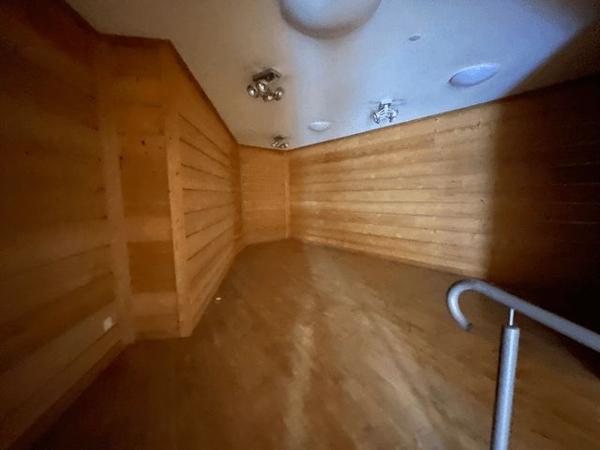 Local commercial 4 pièces T4 F4 400 m² à Gap 39 RUE SAINT AREY 05000 à louer