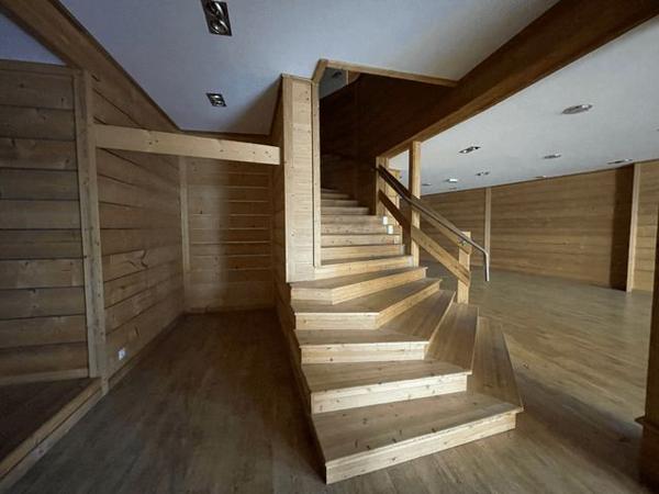 Local commercial 4 pièces T4 F4 400 m² à Gap 39 RUE SAINT AREY 05000 à louer