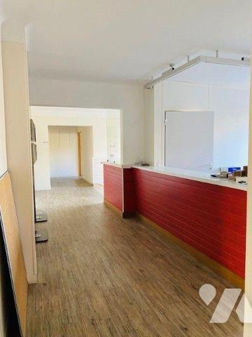 Immeuble de rapport à Vendre à Perros-Guirec (22700) en Côtes-d'Armor (22) . Cet immeuble à usa...