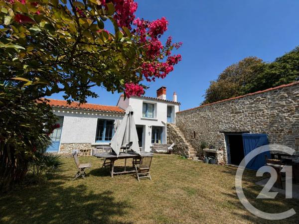 Maison à vendre  5 pièces - 114 m 2   JARD SUR MER  - 85