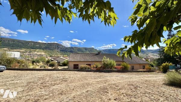 Terrain à bâtir avec maison de vigne 1119 m²