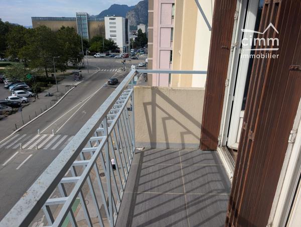 🏡 Appartement T3 avec balcon – Grenoble