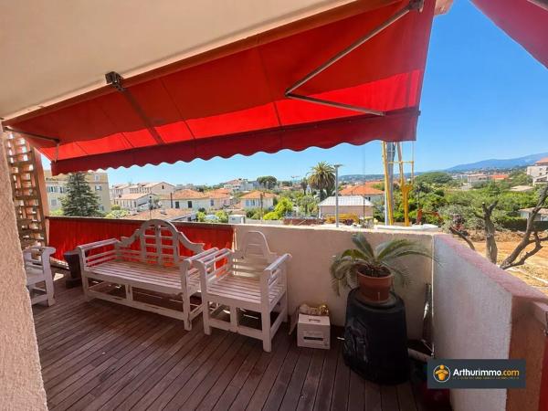 Vente                                                      Appartement
                        
                     4 pièces                      89 m2                     à Saint-Laurent-du-Var