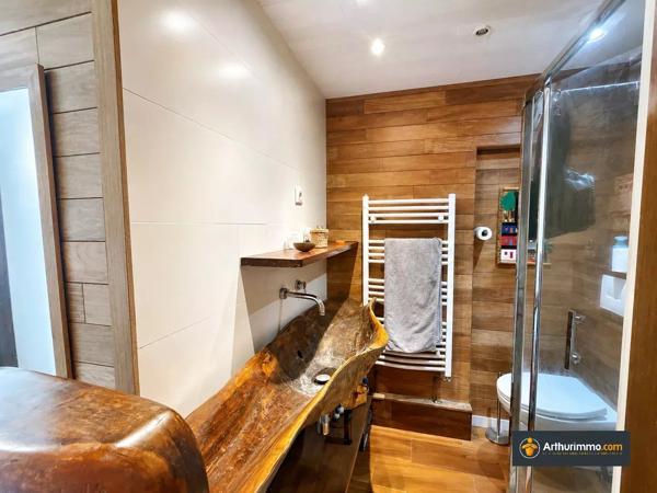 Vente                                                      Appartement
                        
                     4 pièces                      89 m2                     à Saint-Laurent-du-Var
