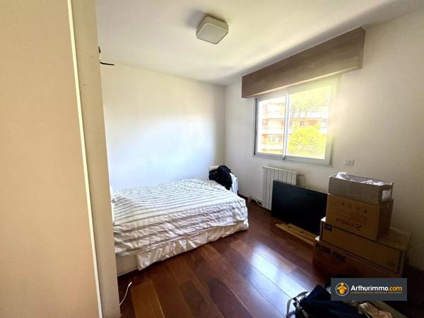 Vente                                                      Appartement
                        
                     4 pièces                      89 m2                     à Saint-Laurent-du-Var