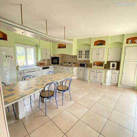 Maison 7 pièces - 235 m²