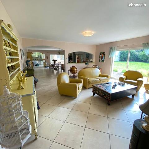 Maison 7 pièces - 235 m²