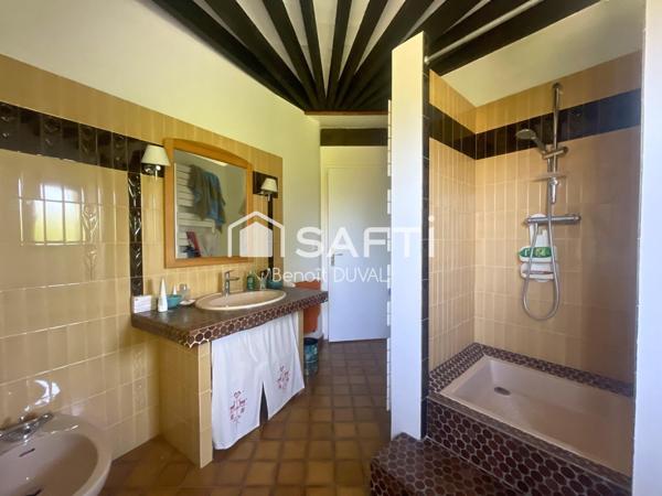 Maison de 190 m² - 6 chambres - 1100 m² de jardin