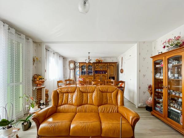 appartement familial lumineux avec parking couvert et dépendances