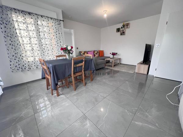 Saint-Denis (93200) Idéal Location saisonnière Pavillon divisé en 3 Appartements- 2 F2 et 1 Studio 5 mn Tramway sans Travaux