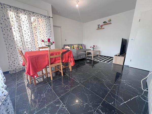 Saint-Denis (93200) Idéal Location saisonnière Pavillon divisé en 3 Appartements- 2 F2 et 1 Studio 5 mn Tramway sans Travaux