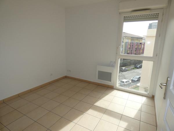 Toulouse 31200 Métro BORDEROUGE SANS FRAIS AGENCE  Agréable T4 Récent de 84.73m² ,Terrasse de 19.50m² + loggia chambre de 5.82m² , place de parking sous sol,