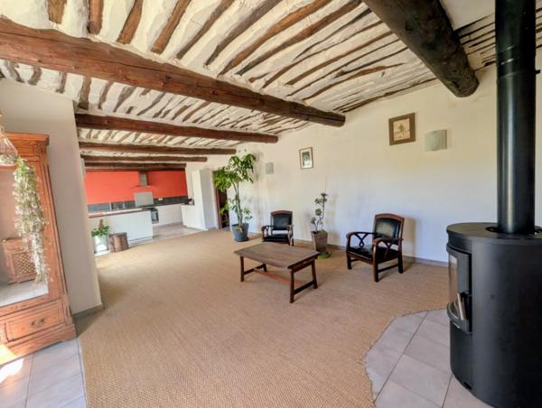 EXCLUSIVITÉ – Charmante maison de plain-pied avec jardin arboré