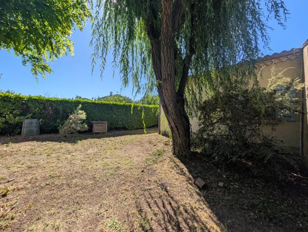EXCLUSIVITÉ – Charmante maison de plain-pied avec jardin arboré