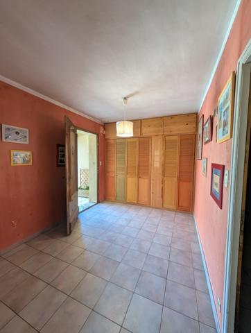 EXCLUSIVITÉ – Charmante maison de plain-pied avec jardin arboré