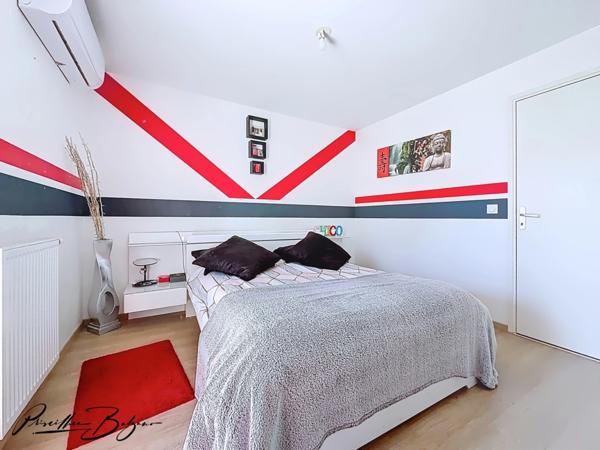 Appartement à vendre 5 pièces SAINT FONS (69🏡 SAINT-FONS – T5 DERNIER de 104 m² ÉTAGE AVEC TERRASSE 26 m² – RÉSIDENCE RÉCENTE