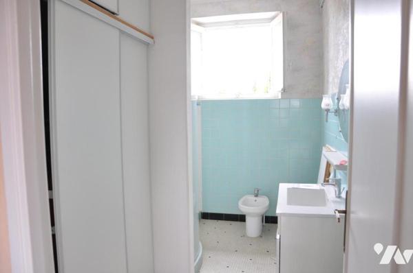 AUREILHAN ANCIEN CORPS DE FERME  AVEC DEPENDANCES  Terrain de 1300 m2