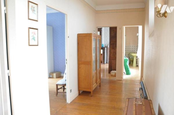 AUREILHAN ANCIEN CORPS DE FERME  AVEC DEPENDANCES  Terrain de 1300 m2