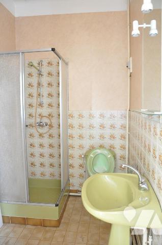 AUREILHAN ANCIEN CORPS DE FERME  AVEC DEPENDANCES  Terrain de 1300 m2