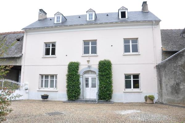 AUREILHAN ANCIEN CORPS DE FERME  AVEC DEPENDANCES  Terrain de 1300 m2