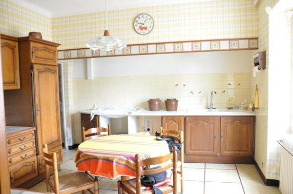 AUREILHAN ANCIEN CORPS DE FERME  AVEC DEPENDANCES  Terrain de 1300 m2