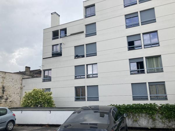 Parking · Location Bordeaux (33800)