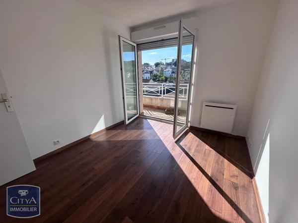 Appartement à louer 2 pièces 46.3m² Chaville (92370)