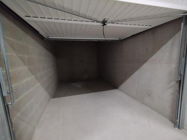 Garage boxé 12m² Marseille 13006