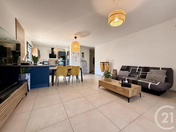 Appartement T4 à vendre  4 pièces - 90,59 m 2   SOYONS  - 07