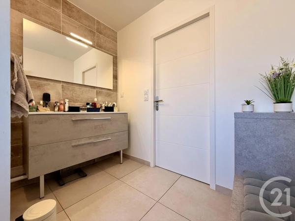 Appartement T4 à vendre  4 pièces - 90,59 m 2   SOYONS  - 07