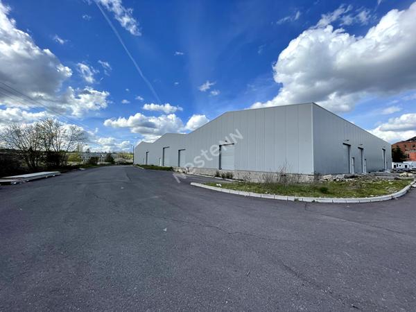 250 m2 :Entrepôt ou local industriel Valmont,