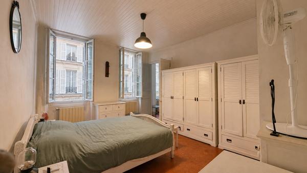 EXCLUSIVITE A vendre 2 pièces dans le 6ème Arrondissement de Marseille, 2 ème étage exposé sud.