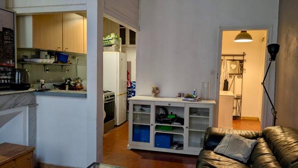 EXCLUSIVITE A vendre 2 pièces dans le 6ème Arrondissement de Marseille, 2 ème étage exposé sud.