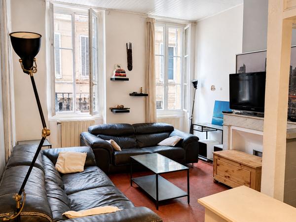 EXCLUSIVITE A vendre 2 pièces dans le 6ème Arrondissement de Marseille, 2 ème étage exposé sud.