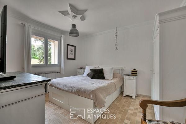 Villa de caractère avec studio indépendant, jardin et piscine