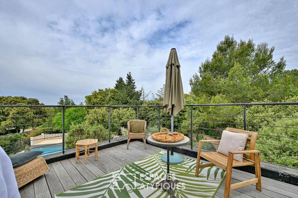 Villa de caractère avec studio indépendant, jardin et piscine