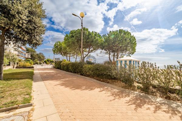 PLAGE BENOIT – GRANDS HÔTELS APPARTEMENT D’EXCEPTION VUE MER