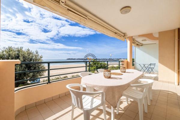 PLAGE BENOIT – GRANDS HÔTELS APPARTEMENT D’EXCEPTION VUE MER