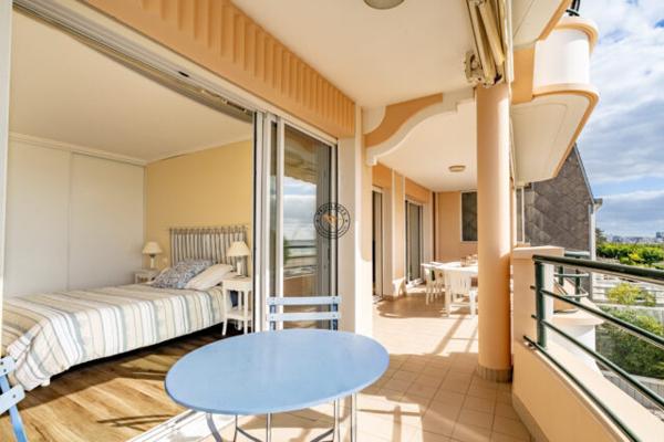 PLAGE BENOIT – GRANDS HÔTELS APPARTEMENT D’EXCEPTION VUE MER