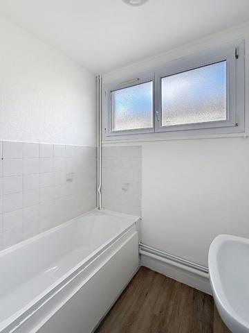 Appartement Trelaze 4pièce(s) 66.79 m2