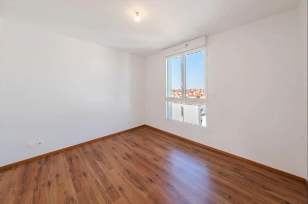 RARE DIJON SUPERBE APPARTEMENT T4 EN DUPLEX AU DERNIER ETAGE AVEC 3 TERRASSES