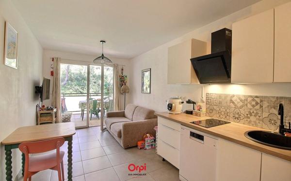 Appartement à vendre    2 pièces • 33 m2 Marseille 11