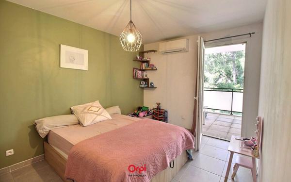 Appartement à vendre    2 pièces • 33 m2 Marseille 11