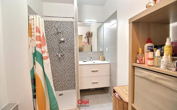 Appartement à vendre    2 pièces • 33 m2 Marseille 11