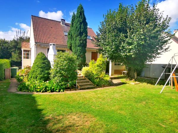 Magny-les-Hameaux (78114) Maison 6P indépendante sur 494 m² de terrain arboré