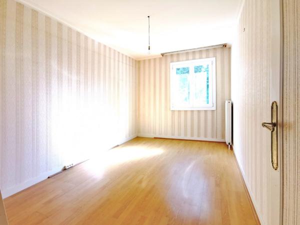 Magny-les-Hameaux (78114) Maison 6P indépendante sur 494 m² de terrain arboré